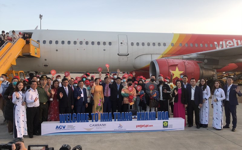 Khánh du lịch đến Khánh Hòa trong dịp Tết Nguyên đán. Ảnh: Thu Cúc