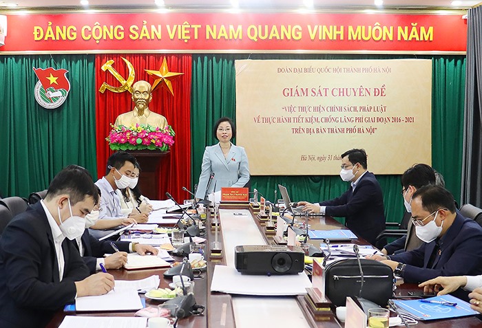 Đoàn ĐBQH Thành phố giám sát thực hành tiết kiệm, chống lãng phí tại Thành đoàn Hà Nội. Ảnh: Lê Hải