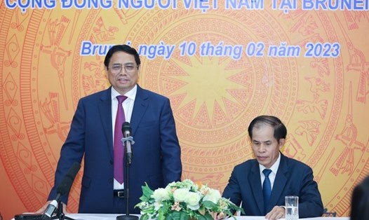 Thủ tướng Phạm Minh Chính gặp gỡ cán bộ, nhân viên Đại sứ quán và bà con cộng đồng người Việt tại Brunei. Ảnh: VGP