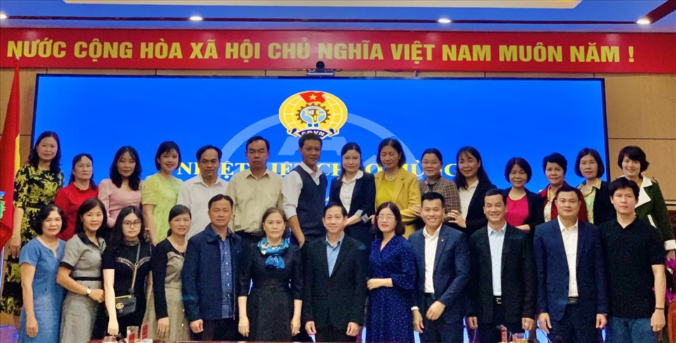 Trao đổi kinh nghiệm giữa Liên đoàn Lao động Hà Nội và Đồng Tháp