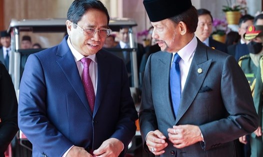 Thủ tướng Chính phủ Phạm Minh Chính và Quốc vương Brunei Hassanal Bolkiah. Ảnh: VGP