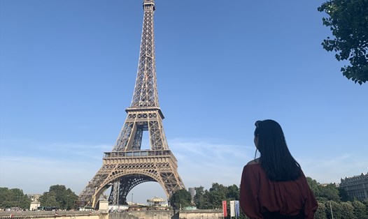 Một góc nhìn ra Tháp Eiffel - một biểu tượng của nước Pháp. Ảnh: Diệu Linh