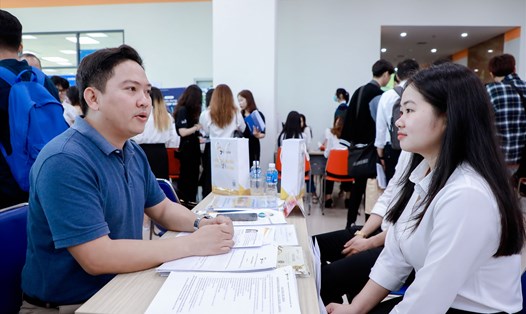 Trường Đại học Kinh tế - Tài chính TPHCM chuẩn bị 3.800 vị trí thực tập, việc làm cho sinh viên năm cuối tại Chương trình “Từ giảng đường đến khởi nghiệp”, tháng 2.2023. Ảnh: Hoàng Phong