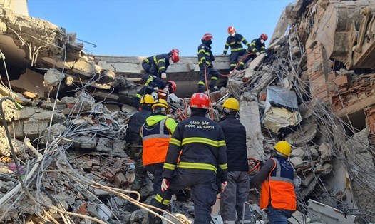 Ngày 12.2, đoàn cứu nạn cứu hộ Việt Nam phát hiện 3 thi thể trong đống đổ nát sau động đất ở Thổ Nhĩ Kỳ. Ảnh: Cục Cảnh sát Phòng cháy chữa cháy và Cứu nạn cứu hộ