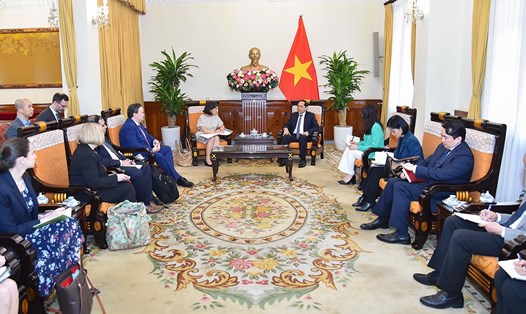 Bộ trưởng Ngoại giao Bùi Thanh Sơn đề nghị Mỹ sớm hiện thực hóa những cam kết hỗ trợ Việt Nam và các nước triển khai các thỏa thuận quốc tế về ứng phó biến đổi khí hậu. Ảnh: Bộ Ngoại giao