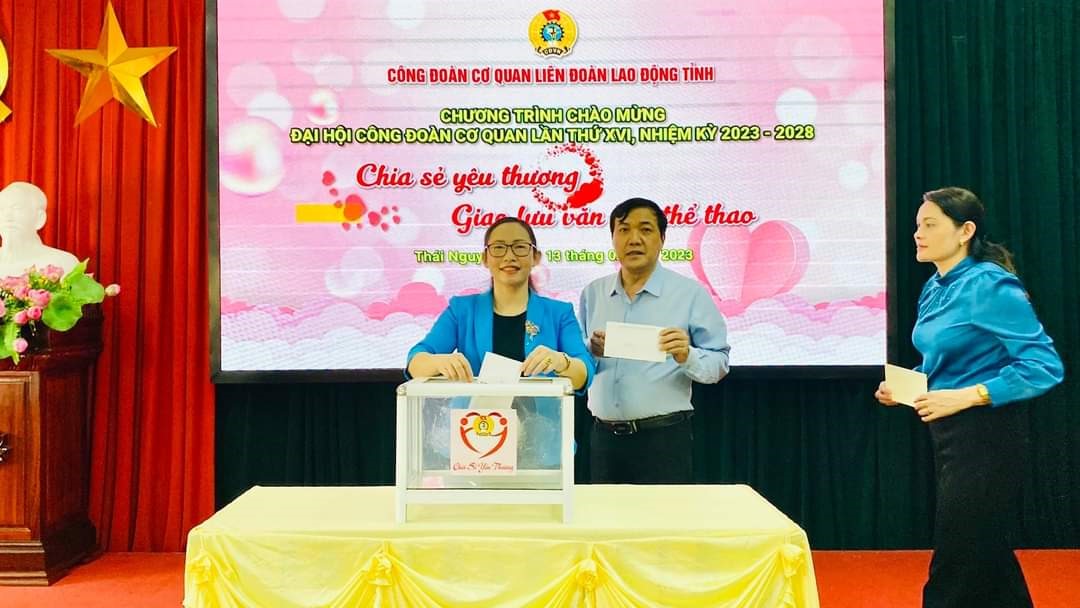 Công đoàn tỉnh Thái Nguyên tổ chức Chương trình Chia sẻ yêu thương. Ảnh: LĐLĐ Thái Nguyên