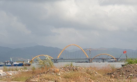 Cầu Cửa Lục 3 trên vịnh Cửa Lục. Ảnh: Nguyễn Hùng