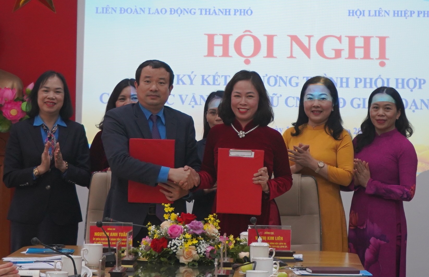 Liên đoàn Lao động TP.Hải Phòng, Hội Liên hiệp phụ nữ thành phố ký kết phối hợp giai đoạn 2023-2028. Ảnh: Mai Dung