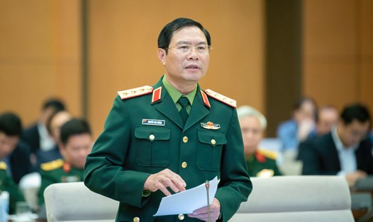 Thượng tướng Nguyễn Tân Cương, Tổng Tham mưu trưởng, Thứ trưởng Bộ Quốc phòng phát biểu tại phiên họp. Ảnh: Phạm Thắng