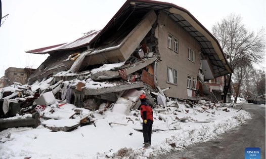 Một tòa nhà bị phá hủy ở Kahramanmaras, Thổ Nhĩ Kỳ. Ảnh: Xinhua