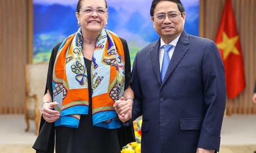 Thủ tướng Phạm Minh Chính và Bộ trưởng Ngoại giao El Salvador Alexandra Hill Tinoco. Ảnh: VGP