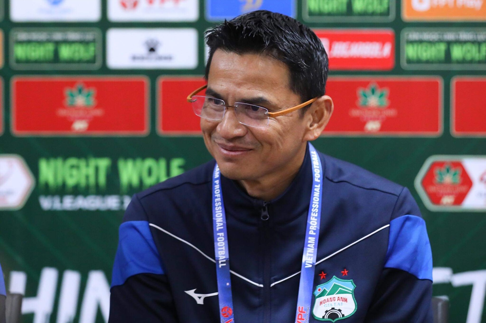 Huấn luyện viên Kiatisak khen ngợi nỗ lực của cầu thủ Hoàng Anh Gia Lai