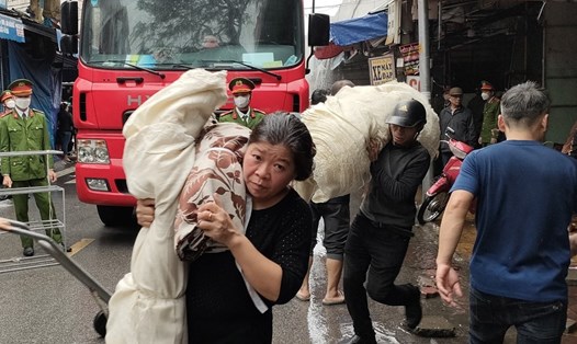 Hội LHPN Hải Phòng và TP.Hồ Chí Minh kêu gọi hỗ trợ nữ tiểu thương bị thiệt hại sau vụ cháy chợ Tam Bạc. Ảnh minh hoạ: Mai Dung