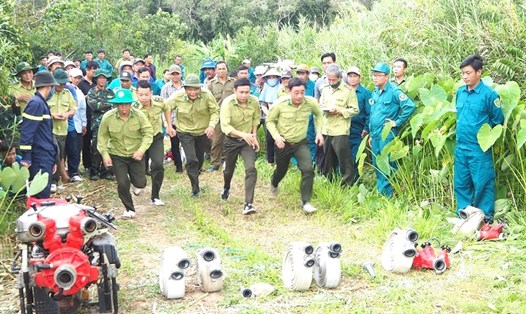 Diễn tập phòng chống cháy rừng mùa khô năm 2023 tại tỉnh Cà Mau. Ảnh: Văn Bạch