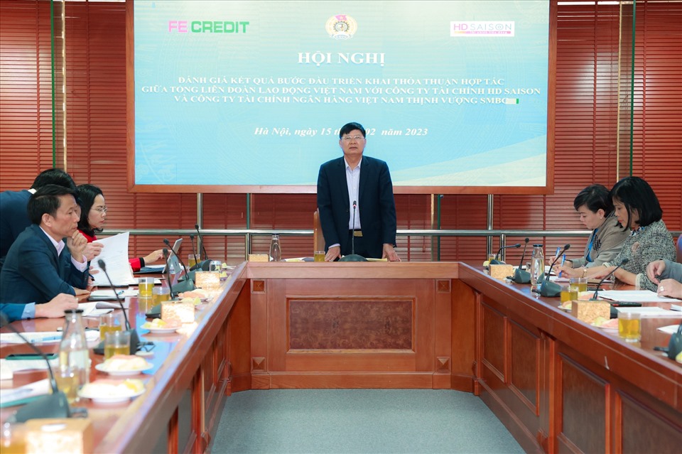 Phó Chủ tịch Tổng LĐLĐVN Phan Văn Anh phát biểu tại hội nghị. Ảnh: Hải Nguyễn