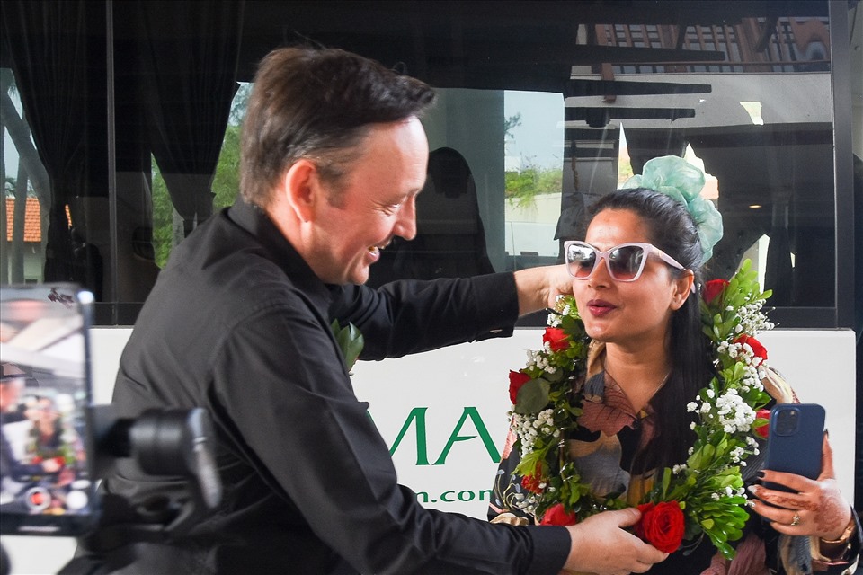 Đà Nẵng chào đón các cặp đôi Ấn Độ may mắn, chiến thắng trong chương trình Love Connection. Ảnh: Furama