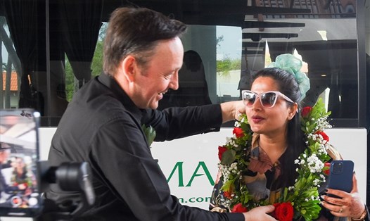 Đà Nẵng chào đón các cặp đôi Ấn Độ may mắn, chiến thắng trong chương trình Love Connection. Ảnh: Furama