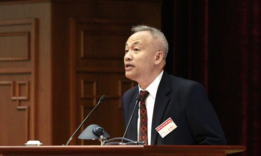 GS.TS Nguyễn Quốc Sỹ, nhà khoa học Vật lý và Công nghệ Plasma phát biểu tại hội nghị. Ảnh: T.Vương