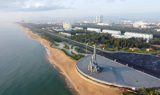 Phú Yên: Tuyến đường ven biển tạo cú huých cho sự phát triển khu vực. Ảnh: Hoài Luân