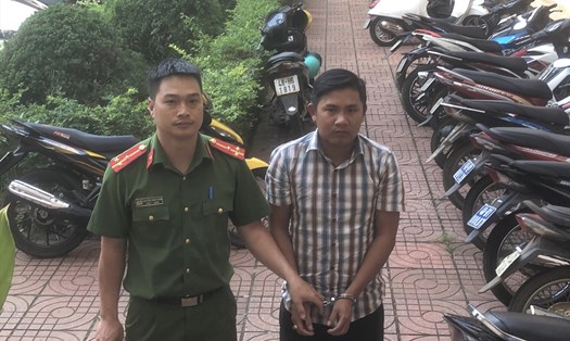 Phòng Cảnh sát hình sự Công an tỉnh Đắk Nông bắt giữ đối tượng Lê Công Bắc. Ảnh: Minh Quỳnh