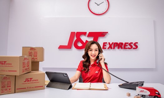 Giám đốc Thương hiệu J&T Express Việt Nam cam kết sẽ kết hợp giữa con người và công nghệ để tạo sự khác biệt trong trải nghiệm dịch vụ. Ảnh: J&T Express