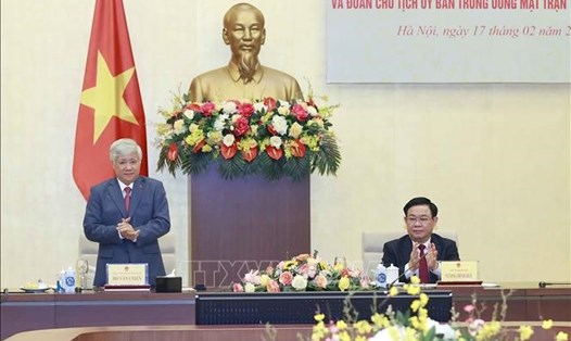Chủ tịch Uỷ ban Trung ương MTTQ Việt Nam Đỗ Văn Chiến đồng chủ trì hội nghị. Ảnh: Doãn Tấn/TTXVN