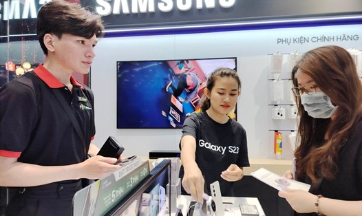 Hệ thống FPT Shop ghi nhận số lượng đặt mua Galaxy S23 Series nhiều sau khi ra mắt. Ảnh: Nguyễn Đăng