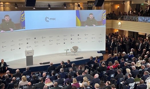 Tổng thống Ukraina Volodymyr Zelensky phát biểu trong ngày khai mạc
Hội nghị An ninh Munich (MSC). Ảnh: Twitter Hội nghị An ninh Munich