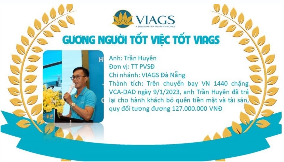 Anh Trần Văn Huyên được khen thưởng gương người tốt việc tốt. Ảnh: Công đoàn Hàng không Việt Nam.