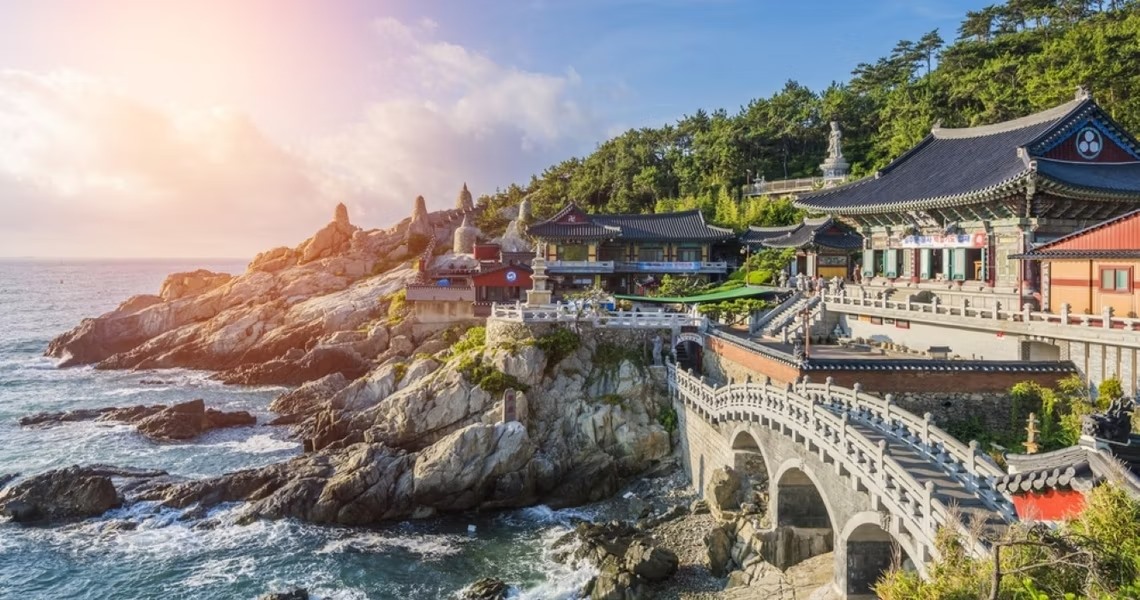 Chùa Haedong Yonggungsa ở Busan, Hàn Quốc