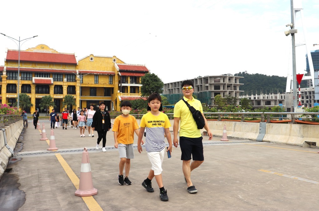 Du khách Hàn Quốc là thị trường tiềm năng của Việt Nam. Ảnh: Hoàng Quỳnh