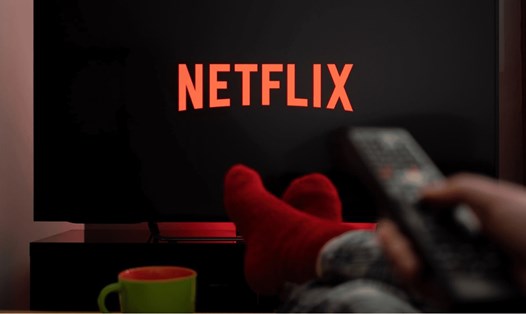 Netflix cho rằng vấn đề chia sẻ mật khẩu của người dùng là lý do khiến tình trạng kinh doanh của công ty năm qua bất ổn. Ảnh: Netflix