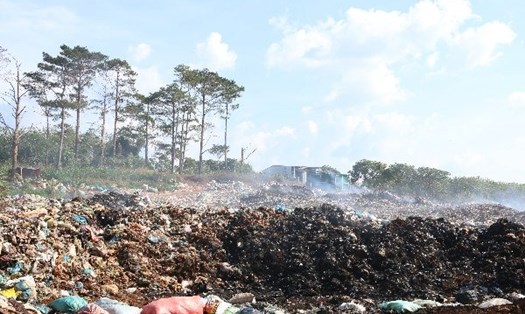 Bãi rác thải sinh hoạt khổng lồ ở thị trấn Kiến Đức, huyện Đắk R'lấp (Đắk Nông). Ảnh: Phan Tuấn
