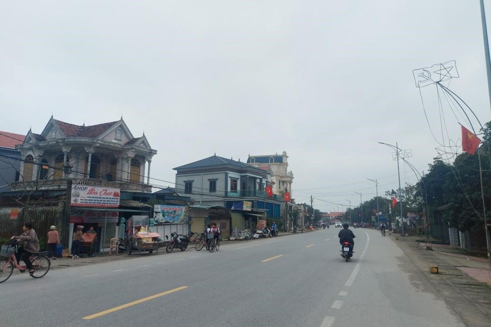 Xã Cương Gián, huyện Nghi Xuân, Hà Tĩnh xuất khẩu nhiều lao động nên giàu có, nhà cửa cao tầng khang trang. Ảnh: Trần Tuấn