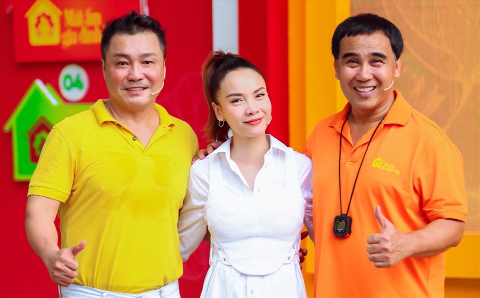 Lý Hùng, Yến Trang hội ngộ Quyền Linh. Ảnh: Golden Moon.