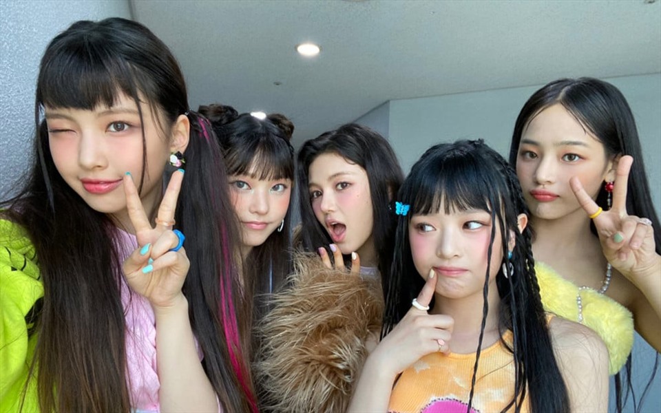 Nhóm NewJeans có 2 album triệu bản. Ảnh: Allkpop.