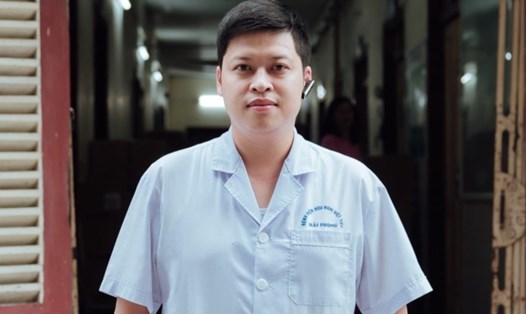 Trong 12 năm qua, anh Nguyễn Hữu Quang có 30 lần hiến máu tình nguyện. Ảnh: NVCC
