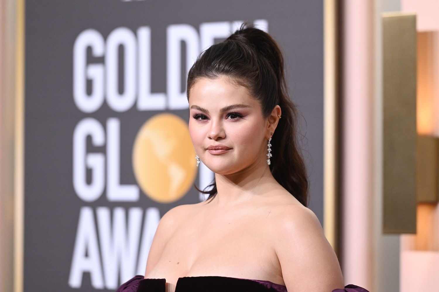 Selena Gomez tiết lộ lý do tăng cân nhanh chóng khiến nhan sắc thay đổi