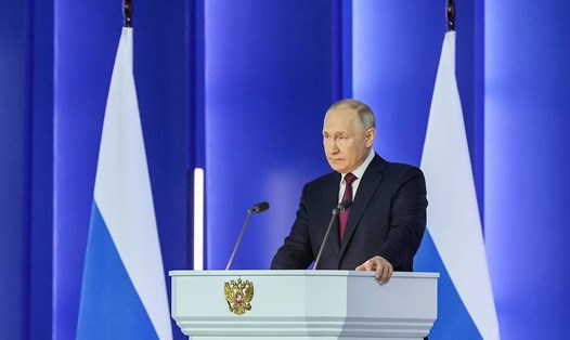 Tổng thống Nga Vladimir Putin đọc thông điệp liên bang ngày 21.2. Ảnh: Điện Kremlin