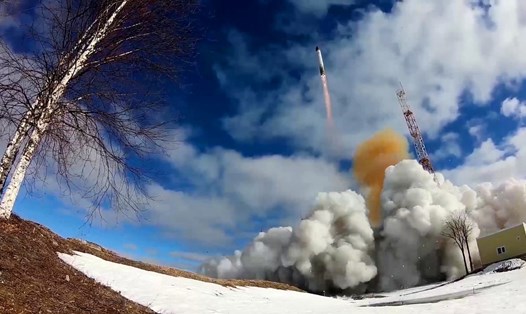 Tên lửa đạn đạo xuyên lục địa (ICBM) Sarmat của Nga trong một lần phóng thử. Ảnh: Bộ Quốc phòng Nga