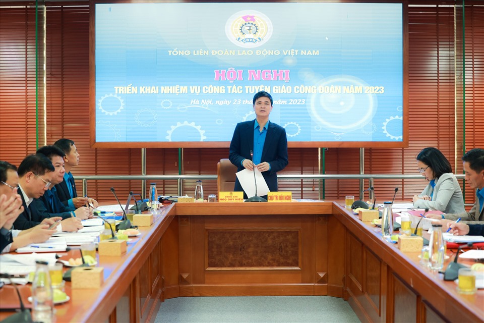 Phó Chủ tịch Tổng LĐLĐVN Ngọ Duy Hiểu phát biểu tại hội nghị. Ảnh: Hải Nguyễn