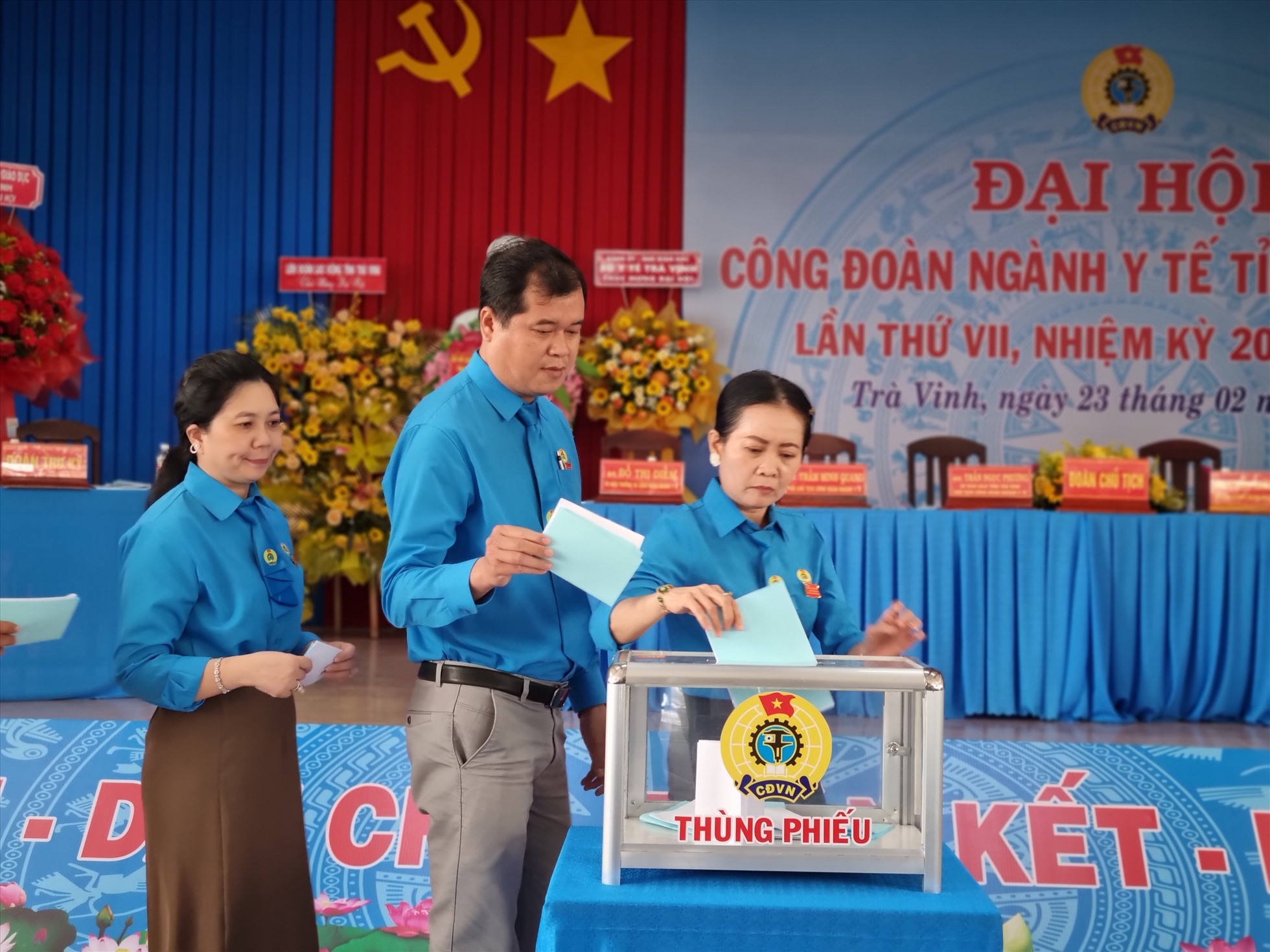 Đại biểu tiến hành bầu BCH Công đoàn ngành y tế tỉnh Trà Vinh nhiệm kỳ 2023 - 2028. Ảnh: Hoàng Lộc