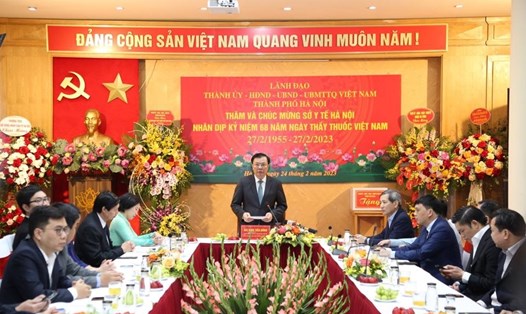 Bí thư Thành ủy Hà Nội Đinh Tiến Dũng phát biểu tại buổi đến thăm, chúc mừng Sở Y tế Hà Nội. Ảnh: Trần Long