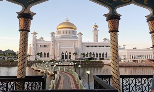 Nhà thờ Hồi giáo Omar Ali Saifuddien ở Brunei