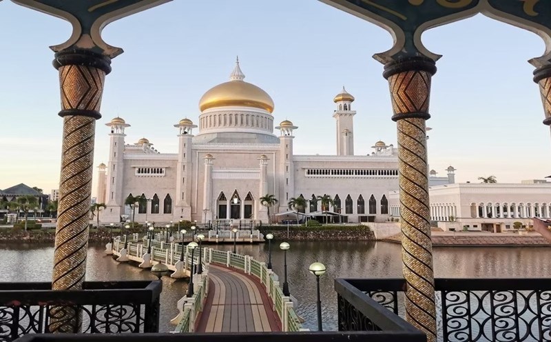 Nhà thờ Hồi giáo Omar Ali Saifuddien ở Brunei