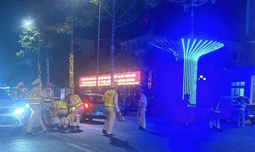 Đại úy Châu bị thương khi thực hiện nhiệm vụ kiểm tra nồng độ cồn trên đường Võ Thị Sáu. Ảnh: Hà Anh Chiến