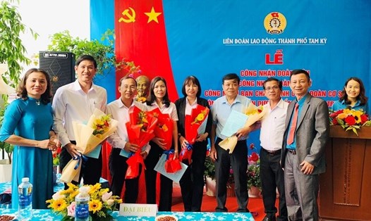 Ra mắt Ban Chấp hành Công đoàn Công ty cổ phần Dược phẩm Việt Miền Trung. Ảnh: Lan Duyên/LĐLĐ Tam Kỳ
