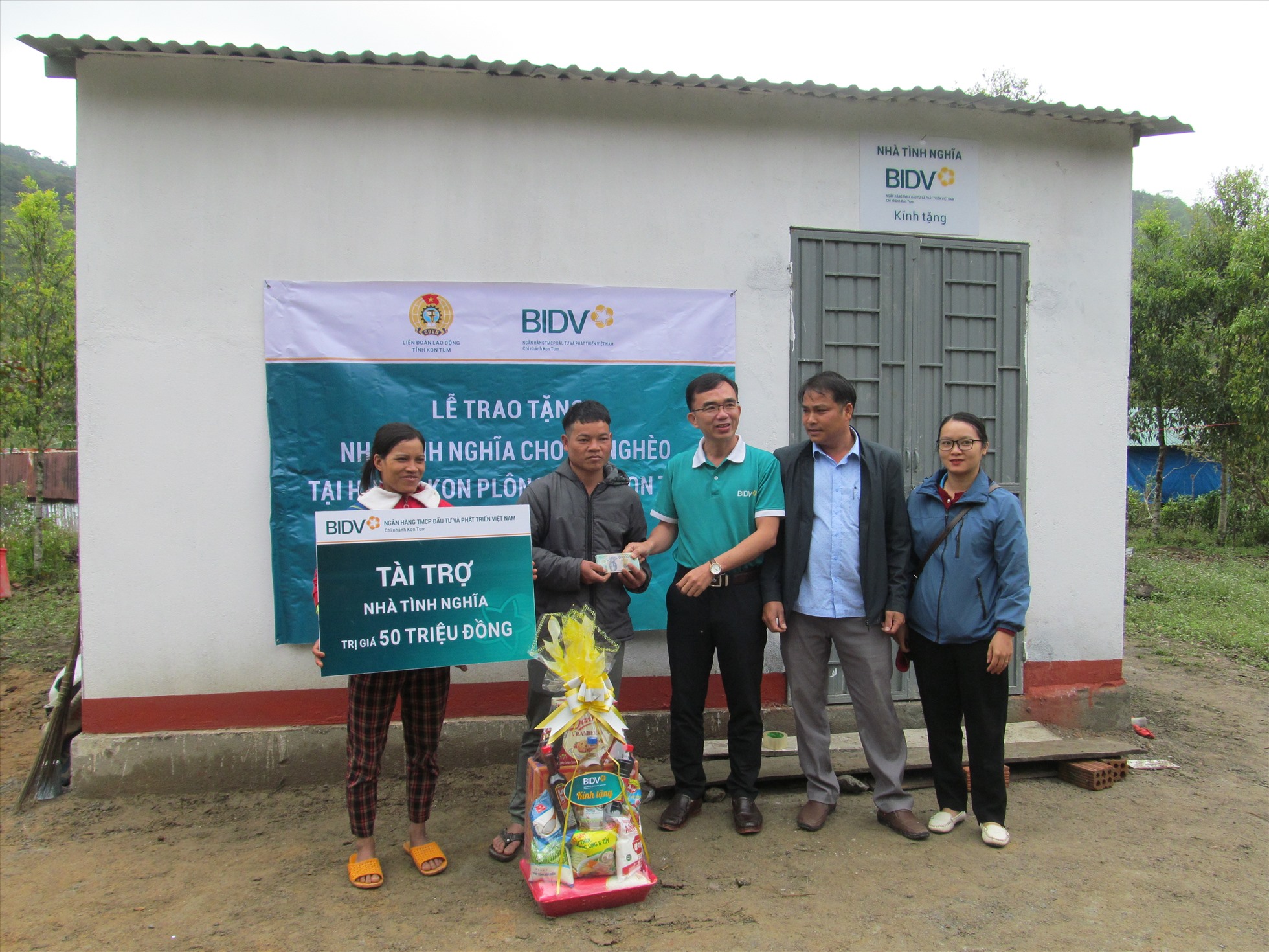 Ngôi nhà Mái ấm Công đoàn của đoàn viên A Mắk. Ảnh: Thanh Hà