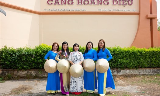 Công đoàn Tổng Công ty Hàng hải Việt Nam vận động nữ đoàn viên mặc áo dài trong  các ngày từ 1-8.3. Ảnh: Công đoàn TCty Hàng hải