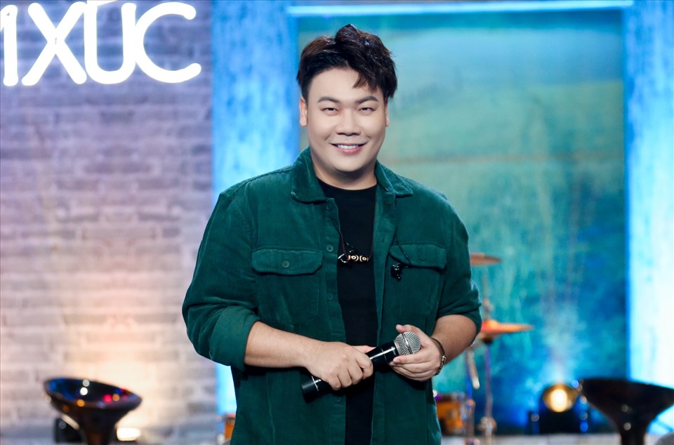 Hamlet Trương kể về ca khúc nổi tiếng của Phạm Quỳnh Anh. Ảnh: Bee